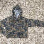 Tresics Camp Cropped Long Sleeve Photo 0