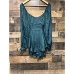 Allison & Kelly Long Sleeve Scoop Neck Ruffle Hem Fit Photo 1