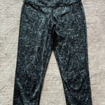 Athleta Women's Woodlandsâ Cropped Chaturanga Reversible Leggings Sz Xsmall Photo 0
