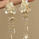 Bridal Pearl Flower Drop Earrings Gold Dangle with‎ Iridescent Petal Tassels new White Photo 2