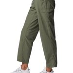 Columbia  Woodland Hills Ladies' Roll Up Pant new with tags Photo 1