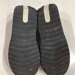 Nike  Black and White Athletic Shoes Sleek Design Photo 4