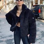 Alo Yoga Sherpa Snow Angel Puffer Black S Photo 13