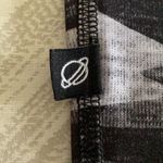 Terez  Women’s Black/Grey Camouflage Crop Leggings Photo 4