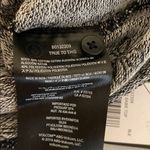 Volcom Black and White Floral Crop Top
Daisie babie top Xl new with tags Photo 4