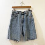 ZARA  Women's The 90s Bermuda High Rise Cut Off Denim Shorts Size 4 Light Blue Photo 3