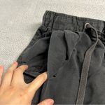 American Eagle Outfitters AEO Charcoal Gray Pull On Soft Cargo Pants Size 0 EUC Photo 2