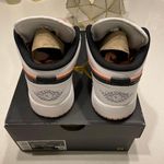 Air Jordan 1 Low Photo 7