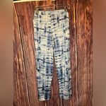Lucky Brand Women’s Large Blue and White Tie Dye Pajamas Pants with tie. Photo 3