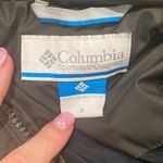 Columbia  Women’s Winter Puffer‎ Coat in dark/ olive green Size Small Photo 3