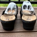 Clarks Y2K Collection Casual Black Wedge Sandal with Stitching Detail - Size 7 Photo 10