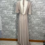 Show Me Your Mumu Cream Faye
Flutter Sleeve Maxi Dress Photo 7