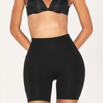 SKIMS NWT Body Hip Shaping Mid Thigh Shorts Photo 0