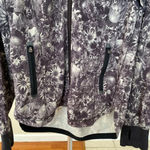 Lululemon  Bring Back The Track Jacket floral‎ size 8 Photo 4