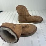 UGG  Classic Short II Chestnut Women’s Boots Size 7 Photo 3