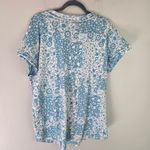 Heimish USA Blue and Cream Floral V Photo 5