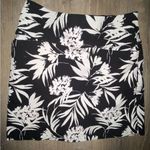 S.C. & Co black and white skort size medium. Photo 2