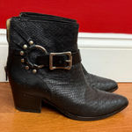Frye  Women's Black Zoe Ring Short Smooth Full Grain/Snakeskin Boots Size 6.5 Photo 0