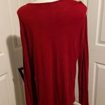 Premise  Studio Woman XL red blouse
Small hole on shoulder Photo 5