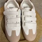 NWT Dolce Vita Quick Fashion Sneakers shoes size 10 White Photo 3