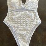 One Piece White  Photo 0