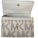 Michael Kors white small wallet Photo 2