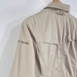 Columbia  Omni-Shield Women's Jacket‎ Beige Lightweight Rain Coat Hooded Medium Photo 9