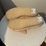 Clarks  Wallabee Boot Lace Up Chukkas In Taupe Floral Embroidery Size 8.5 Anthro Photo 8