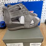 Antelope  D21 Tavi Wedge Sandals New Size 7 Light Grey Suede EU Sz 38 Photo 2