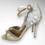 Badgley Mischka Roxy Ivory Satin Bridal Heels With Crystal Embellishments 5.5 Photo 5