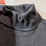 TNA Aritzia Black Turtleneck Waffle Knit Thermal Cotton Blend Long Sleeve Top M Size M Photo 2