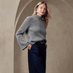 Banana Republic  100% Merino Wool Stich Mock Neck Sweater (Sz S) Gray Bell Sleeve Photo 2