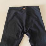Lucy Activewear Womens  Capri Leggings Black/Blue Size XS. 87% nylon, 13% Lycra Photo 4