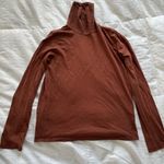 Everlane  rust turtle neck size small Photo 0