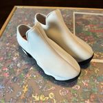 iRi NYC Low Top Sneakers in White / Black Size 8 Photo 3