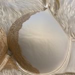 Cacique  Bra BNWOT size 46C with adjustable stripes smooth boost plunge Photo 1