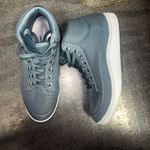 Allbirds  Women’s Pacer Mid-Top Calm Teal Sneakers Size 10 Photo 3