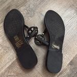 Tory Burch Miller Black Patent Leather Thong Sandals Women’s Size 6 Photo 4