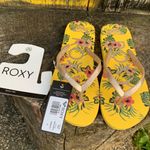 Roxy flip flops NWT Photo 0