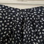 & Other Stories & Other Stories Tie Front Floral Shorts Size: 8 Photo 1