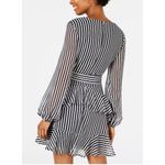 MATERIAL GIRL Striped V Photo 10