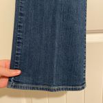Eddie Bauer EUC women’s curvy bootcut medium wash denim jeans size 10 Photo 3