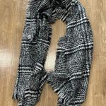 EXPRESS  Scarf Plaid Photo 0