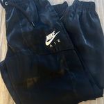 Nike Women’s Joggers Photo 0