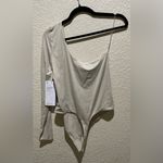 Lululemon NWT Wundermost Ultra Soft Nulu Long Sleeve One Shoulder Bodysuit Tan L Photo 7