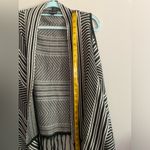 Love & Liberty Oversized Black and White Patterned Shawl Vest , Size S, EUC Photo 4