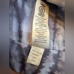 Athleta  Elation printed capri legging Tahiti dusk purple size small Photo 8