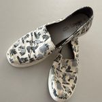 Toms  | limited edition Racoon print slip on sneakers. Size: 8 Photo 0