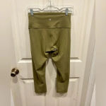Lululemon  Wunder Train‎ High-Rise Crop 21" Bronze Green size 10 Photo 1