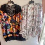 Candie's  Black and White Floral Shrugs kimono Photo 0